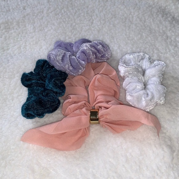 Morphe mini lipstick trio and scrunchie set - Picture 4 of 8